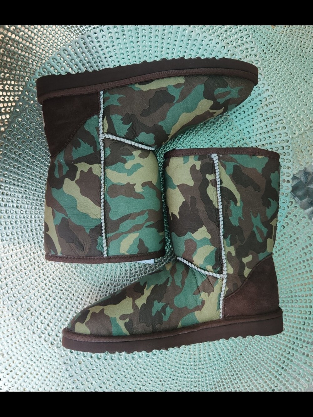UGG Classic Short Camo Women's US 9 Green Camo Ankle Bootie
